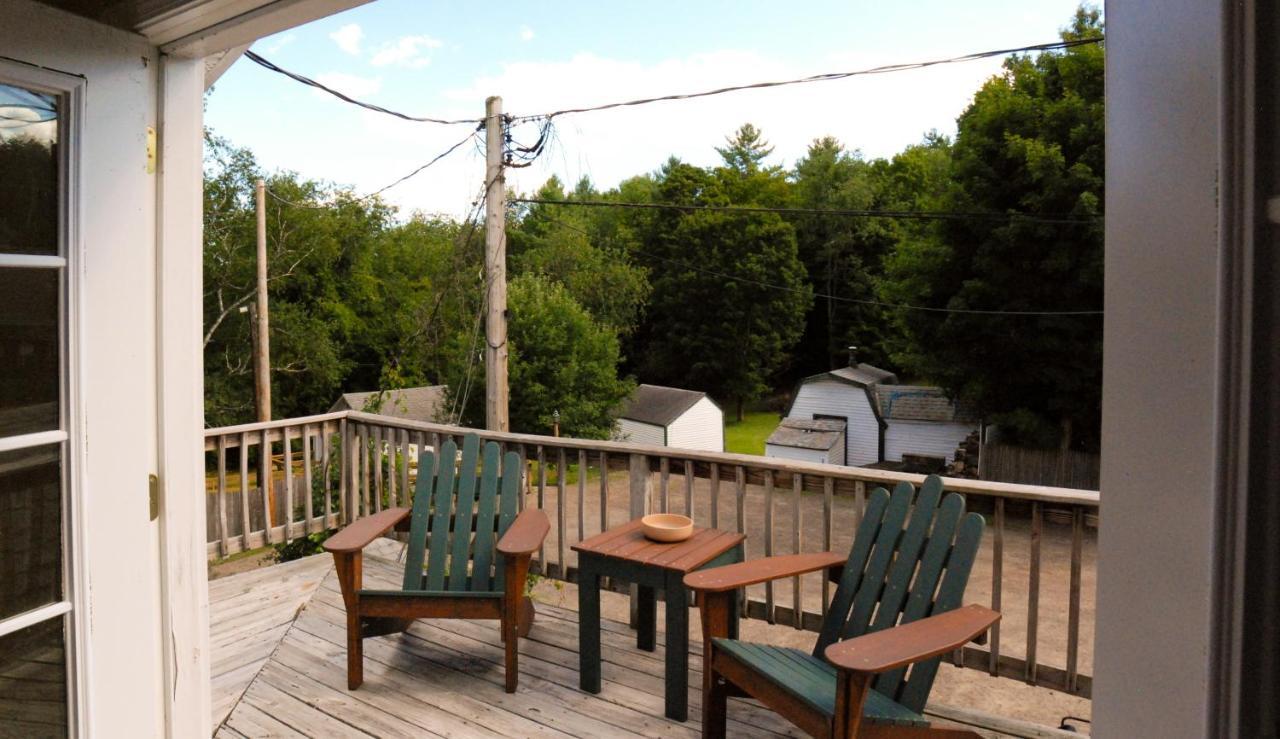 Maple Leaf Lodge Schroon Lake Buitenkant foto