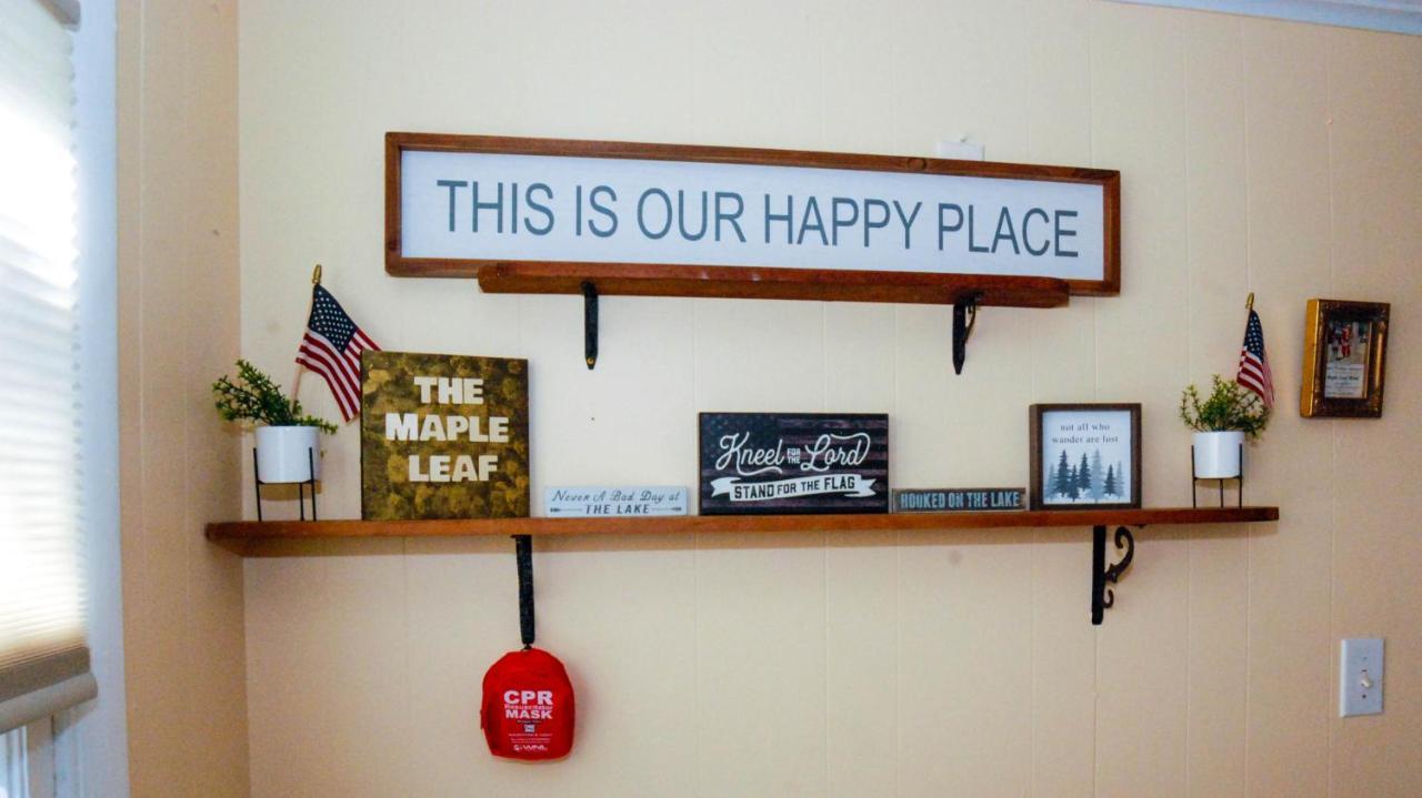 Maple Leaf Lodge Schroon Lake Buitenkant foto