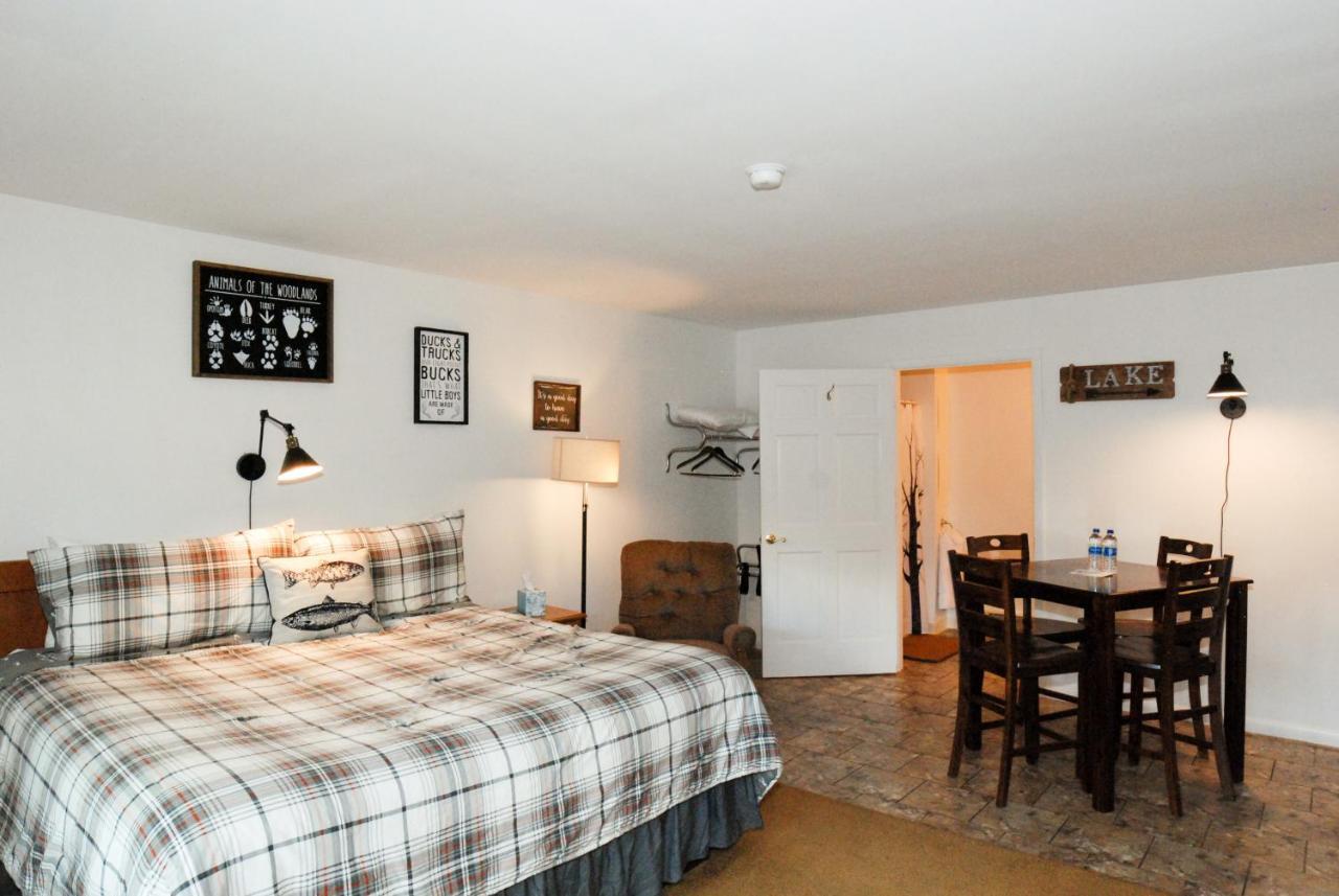 Maple Leaf Lodge Schroon Lake Buitenkant foto
